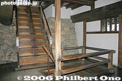 More stairs
Keywords: aichi prefecture inuyama castle national treasure
