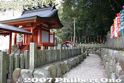 On the right of Himenomiya Shrine, is a narrow, non-descript path going to the rear.
Keywords: aichi inuyama ooagata oagata jinja shrine