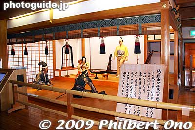 Kiyosu Castle's 2nd floor includes this mannequin setup showing Oda Nobunaga and his cohorts.
Keywords: aichi kiyosu castle 