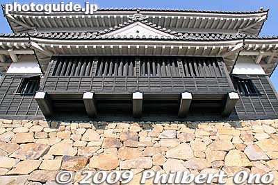 Kiyosu Castle's rock-dropping slits.
Keywords: aichi kiyosu castle 