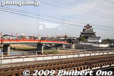 Kiyosu Castle as seen from the train on the Tokaido Line going to Nagoya.
Keywords: aichi Kiyosu Castle