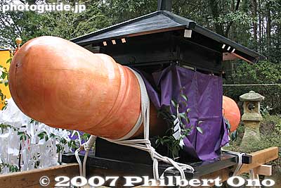 The second portable shrine and main attraction. It is 2.5 meters (13 feet) long, 60 cm diameter, and weighs about 300 kg. It takes 10 days to carve it from a cypress log.
Keywords: aichi komaki kumano jinja shrine penis festival fertility honen matsuri