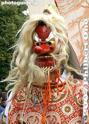 Sarutahiko-no-Okami, the deity who led the descent of Amaterasu (Sun Goddess) from heaven to earth.
Keywords: aichi komaki kumano jinja shrine penis festival fertility honen matsuri shinto tengu
