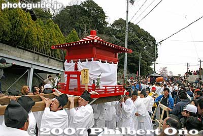 Keywords: aichi komaki jinja shrine penis festival fertility honen matsuri shinto