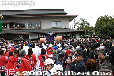 The giant phallus in front Tagata Shrine's Honden main hall.
Keywords: aichi komaki tagata jinja shrine penis festival fertility honen matsuri shinto