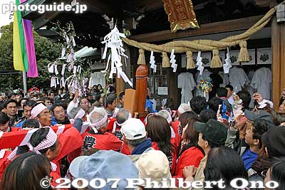 Keywords: aichi komaki tagata jinja shrine penis festival fertility honen matsuri shinto