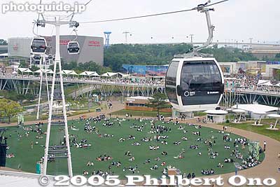 Gondola over the Expo Plaza
Keywords: Aichi Nagakute Expo 2005