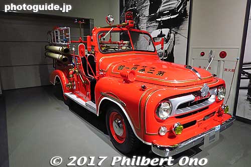 Fire engine
Keywords: aichi nagakute toyota automobile museum classic cars japandesign
