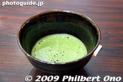 My bowl of matcha green tea. After we consumed the tea, we just left. The shrines also has many other buildings, but it was too crowded for me to see them all this day. I was too tired walk around more.
Keywords: aichi nagoya atsuta jingu shrine shinto new year's day 