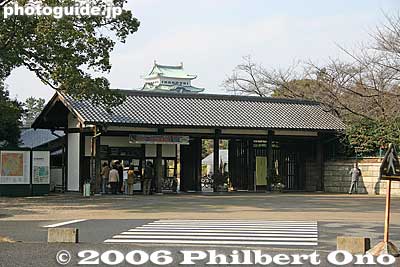 East Gate ticket gate. Nagoya Castle admission is ¥500 for adults. Open 9 am to 4:30 pm. Closed Dec. 29–Jan. 1.
Keywords: aichi prefecture nagoya castle
