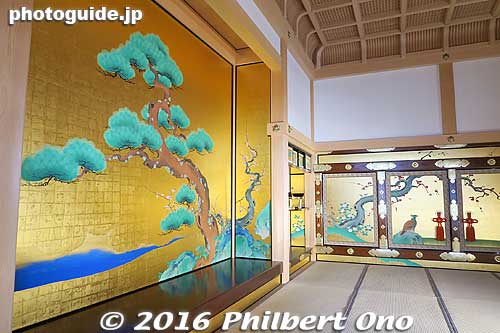 The Omote Shoin (表書院) Main Hall's Jodan-no-Ma Room which is reserved for daimyo. 上段之間.
Keywords: aichi nagoya castle