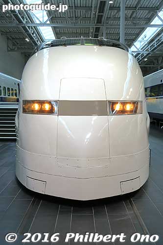 300 Series Shinkansen (Third generation). The "Robocop" design.
Keywords: aichi nagoya train railway railroad museum