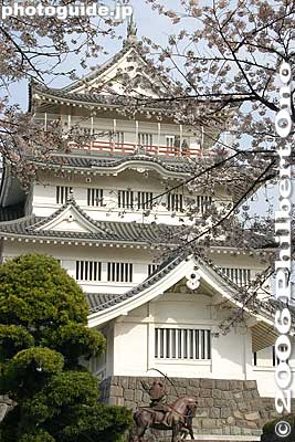 Chiba Castle
Keywords: chiba castle inohana park sakura cherry blossoms japancastle