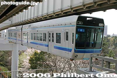 Monorail to Chiba Koen Station 千葉公園駅
Keywords: chiba koen park sakura cherry blossom pond monorail japantransportation
