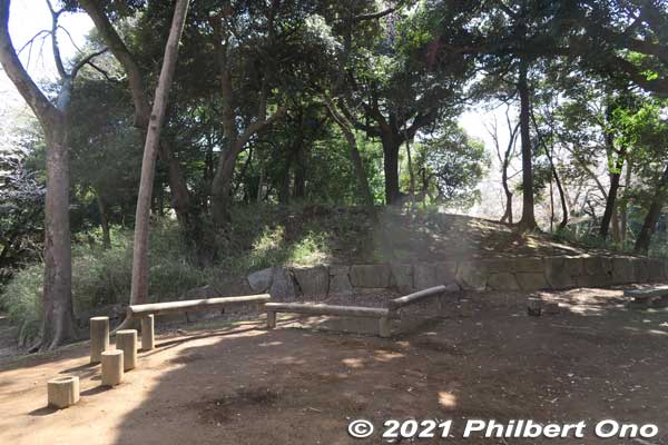 Places to sit in the park.
Keywords: chiba ichikawa park hiking trail mizu midori kairo