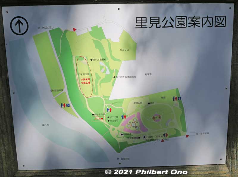 Map of Satomi Park. The burial mound is on the upper part next to the red, dotted oval on the map. The park is next to Edogawa River.
Keywords: chiba ichikawa park hiking trail mizu midori kairo