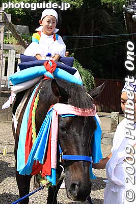 One of the child horse riders.
Keywords: chiba ichinomiya tamasaki jinja shrine kazusa junisha matsuri festival hadaka 