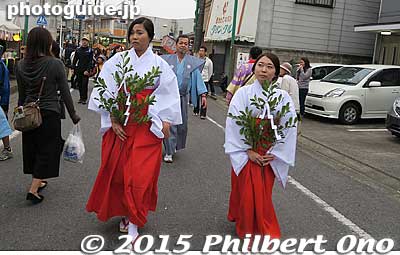 Shrine maidens.
Keywords: chiba katori sawara taisai autumn fall festival matsuri