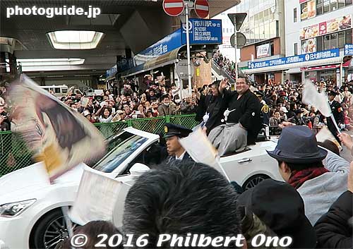 A video still in front of Matsudo Station.
Keywords: chiba matsudo ozeki kotoshogiku sumo rikishi wrestler japansumo