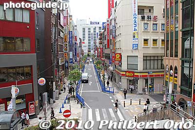 The parade route started on this narrow road near Matsudo Station, coming from Isetan Dept. Store.
Keywords: chiba matsudo Naoko Yamazaki astronaut 