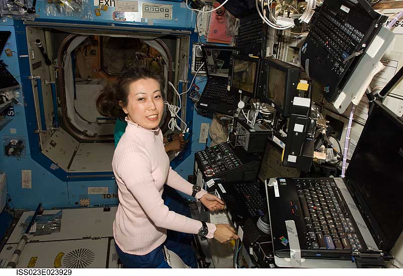 Naoko Yamazaki, STS-131 mission specialist, works at a robotic workstation in the Destiny laboratory of the International Space Station.
15 April 2010 --- Japan Aerospace Exploration Agency astronaut Naoko Yamazaki, STS-131 mission specialist, works at a robotic workstation in the Destiny laboratory of the International Space Station while space shuttle Discovery remains docked with the station.
