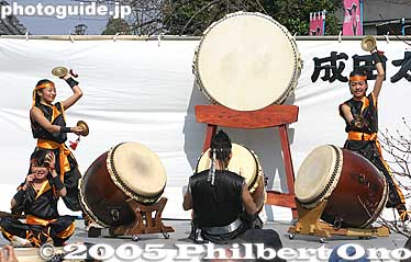 Keywords: chiba, narita, taiko, matsuri, festival, drum, woman