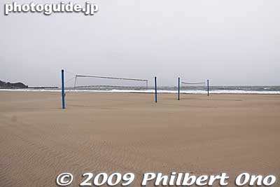 Beach volleyball courts. Should come back in summer.
Keywords: chiba onjuku-machi beach ocean 