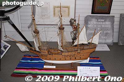 Model of the shipwrecked Spanish galleon. The ama women divers even used their bodies to warm the bodies of the weak Spanish crewmen. This has led to friendly relations between Onjuku and Spain.
Keywords: chiba onjuku-machi 