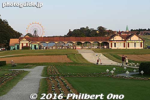There's wide open lawn to walk across to get to the center of the park.
Keywords: chiba sodegaura tokyo german village