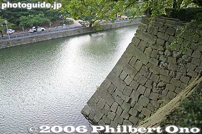 Keywords: fukui castle moat stone wall