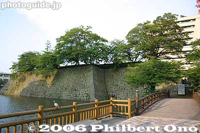 Pedestrian bridge
Keywords: fukui castle moat stone wall