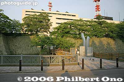 Prefectural capital building
Keywords: fukui castle moat stone wall