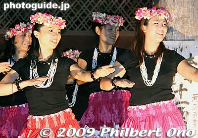 This event drew quite a few press people, and it was reported in most major Japanese newspapers and a few foreign media.
Keywords: fukui obama barack hula girls dancers 
