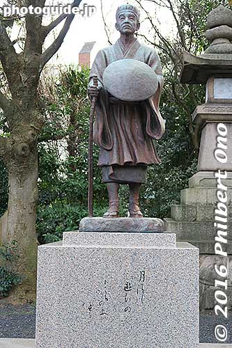Statue of Basho, haiku poet
Keywords: fukui tsuruga kehi jingu shrine new year hatsumode