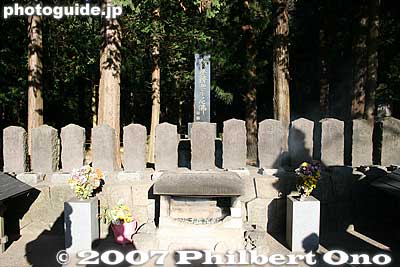 Byakkotai Graves
Keywords: fukushima aizu-wakamatsu iimoriyama hill byakkotai white tiger graves tombs memorial