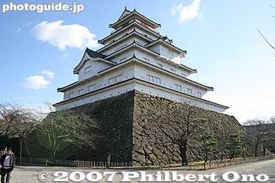 Tsuruga-jo Castle as seen from the rear.
Keywords: fukushima aizuwakamatsu aizu-wakamatsu tsurugajo castle tower donjon