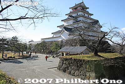 Honmaru Uzumimon Gate and tenshukaku castle tower.
Keywords: fukushima aizuwakamatsu aizu-wakamatsu tsurugajo castle tower donjon