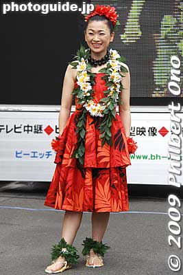 Notice anything unusual about these hula dancers?
Keywords: fukushima waraji matsuri festival hula dancers