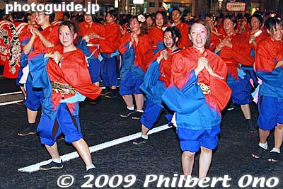 Keywords: fukushima waraji matsuri festival dancers parade women 