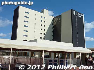 The new Monolith Hotel opened on Feb. 8, 2012.
Keywords: fukushima iwaki spa resort hawaiians water park amusement hot spring onsen