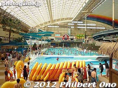The whole water park is heated to tropical temperatures even when it is freezing outside.
Keywords: fukushima iwaki spa resort hawaiians water park amusement hot spring onsen pool slides