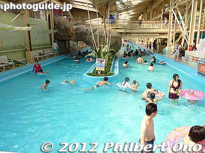 Wading pool.
Keywords: fukushima iwaki spa resort hawaiians water park amusement hot spring onsen pool slides