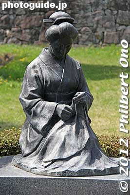 Statue of poet Takamura Chieko (1886-1938). 高村 智恵子
Keywords: fukushima nihonmatsu kasumigajo castle