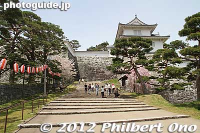 Main entrance to Nihonmatsu Castle.
Keywords: fukushima nihonmatsu kasumigajo castle pine trees matsu