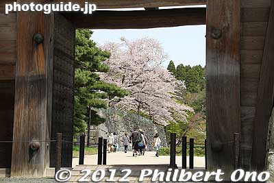 Minowa Gate. 箕輪門
Keywords: fukushima nihonmatsu kasumigajo castle pine trees matsu
