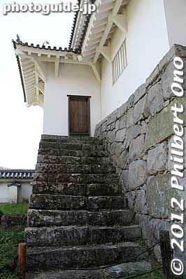 Steps on Minowa Gate. We cannot enter inside the gate. 箕輪門
Keywords: fukushima nihonmatsu kasumigajo castle pine trees matsu