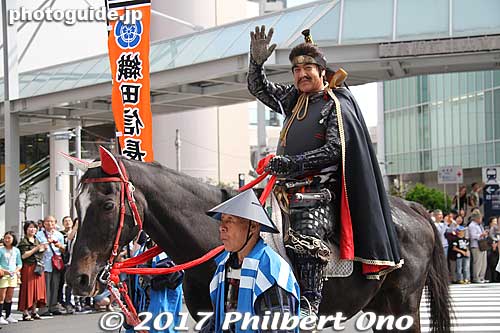 Oda Nobunaga was played by actor Hiroshi Fujioka, famous as the actor who portrayed "Kamen Rider" in the 1970s TV series. 
Keywords: gifu nobunaga matsuri festival parade