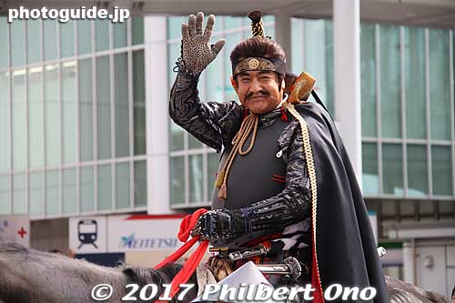 Oda Nobunaga was played by actor Hiroshi Fujioka at the Gifu Nobunaga Matsuri in Oct. 2017.
Hiroshi Fujioka is famous as the actor who portrayed "Kamen Rider" in the 1970s TV series. He's still famous and beloved in Japan and has had a very good career after Kamen Rider.
Keywords: gifu nobunaga matsuri festival parade japanceleb