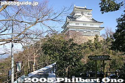 Path to Gifu Castle tower
Keywords: Gifu castle city japancastle