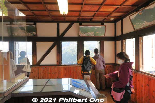 Top floor of the castle tower is a lookout deck with open windows (no glass). Very breezy.
Keywords: gifu Gujo Hachiman Castle autumn foliage leaves maples